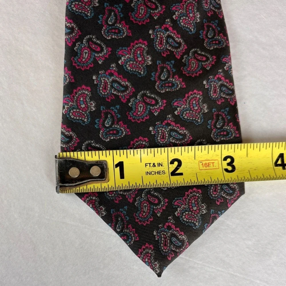 Oscar de la Renta Couture Mens Paisley Silk Tie Black Pink Blue Geometric Design